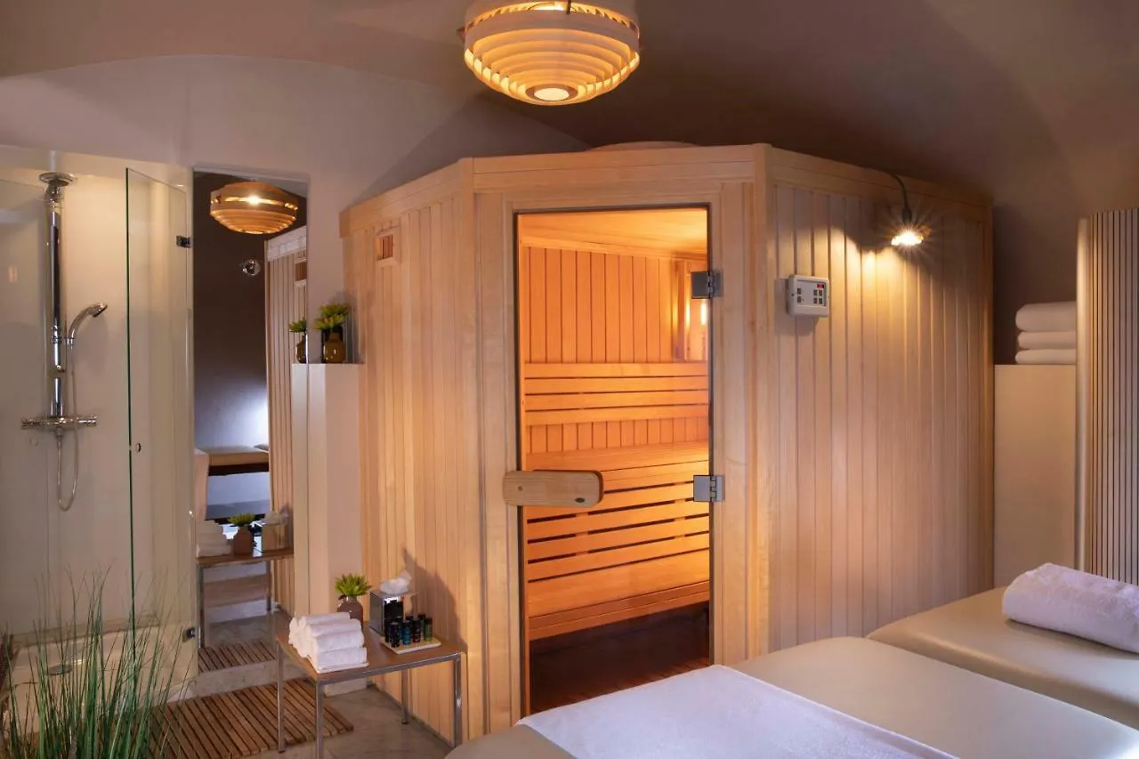 Hotel Artus Paris Fransa